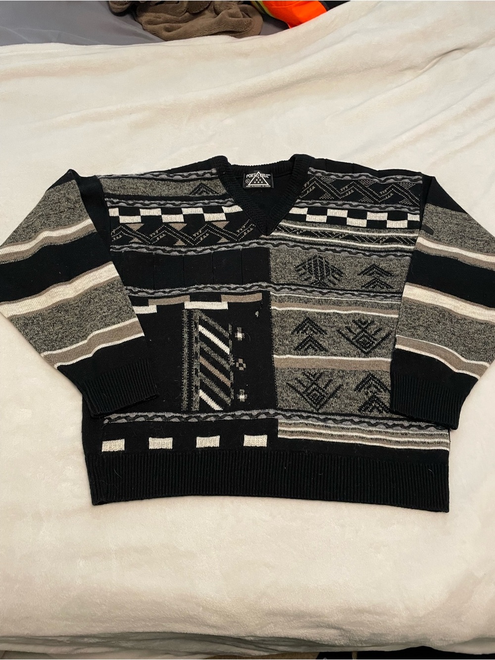 Men's Patterned V-Neck Sweater Pullover - Black & Gray